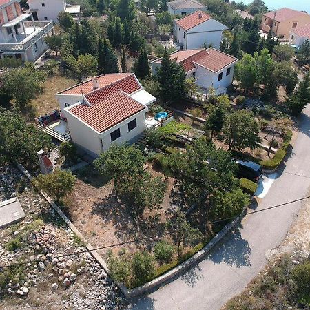 קרלובג Beachfront House Nada - Happy Rentals מראה חיצוני תמונה