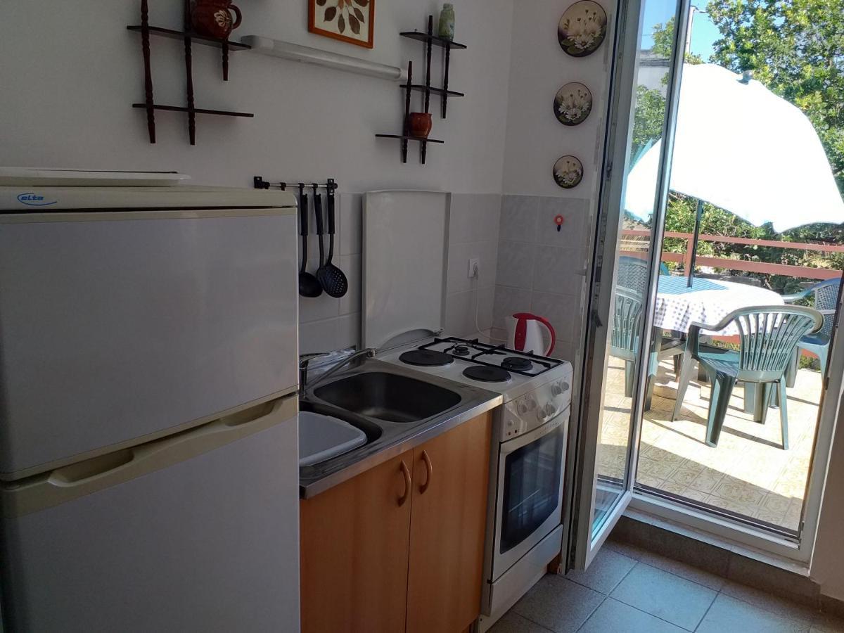 קרלובג Beachfront House Nada - Happy Rentals מראה חיצוני תמונה