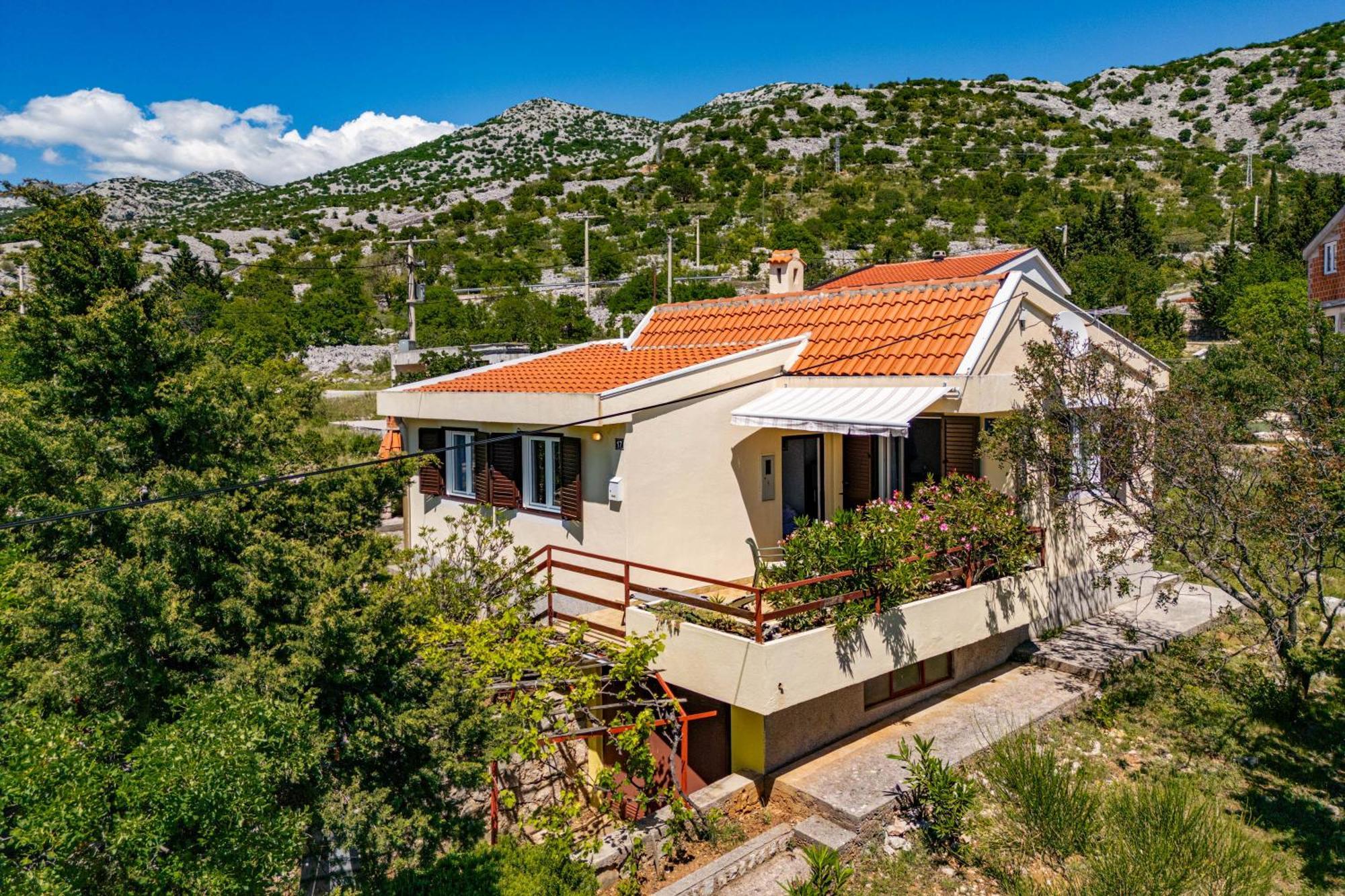 קרלובג Beachfront House Nada - Happy Rentals מראה חיצוני תמונה